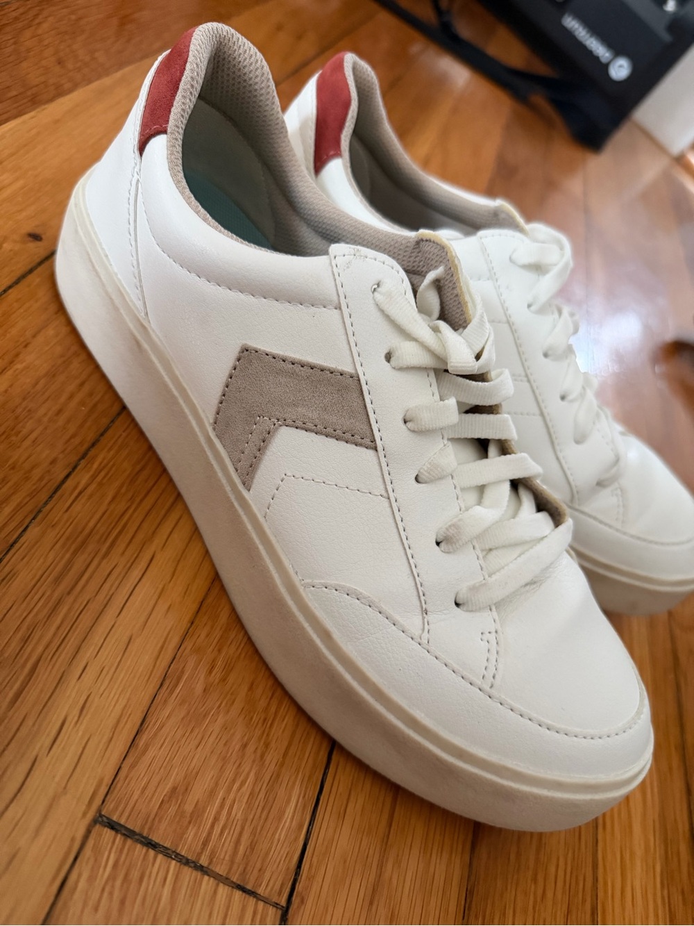 Dr. Scholl's Madison Lace Up Sneaker White Size 10
